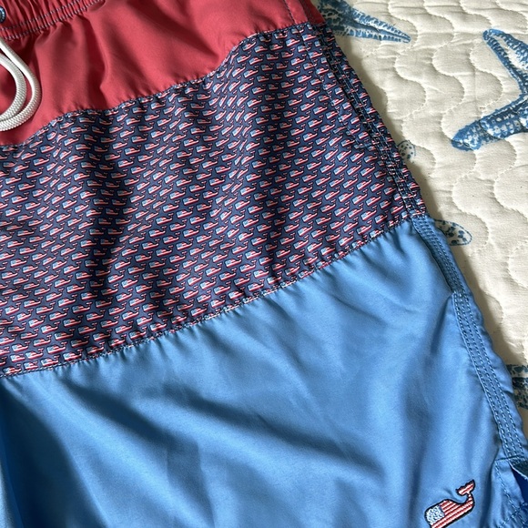 Vineyard Vines Swim Suit π³πΊπΈ - Picture 2 of 3